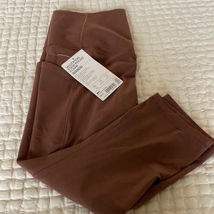 NWT Athleta Salutation Picket II Capri